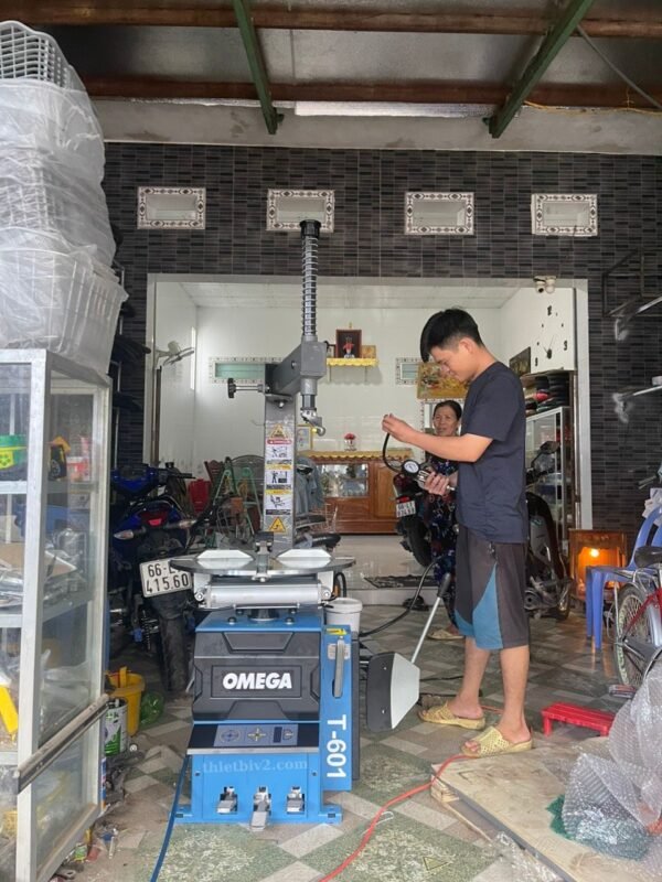 Máy Tháo Lốp Xe Tay Ga Và Xe Du Lịch Đài Loan OMEGA T 601