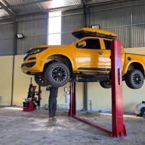 Cầu 2 trụ SUNTEK 4000D nâng được cả xe , xe bán tải ,FORD TRANSIT