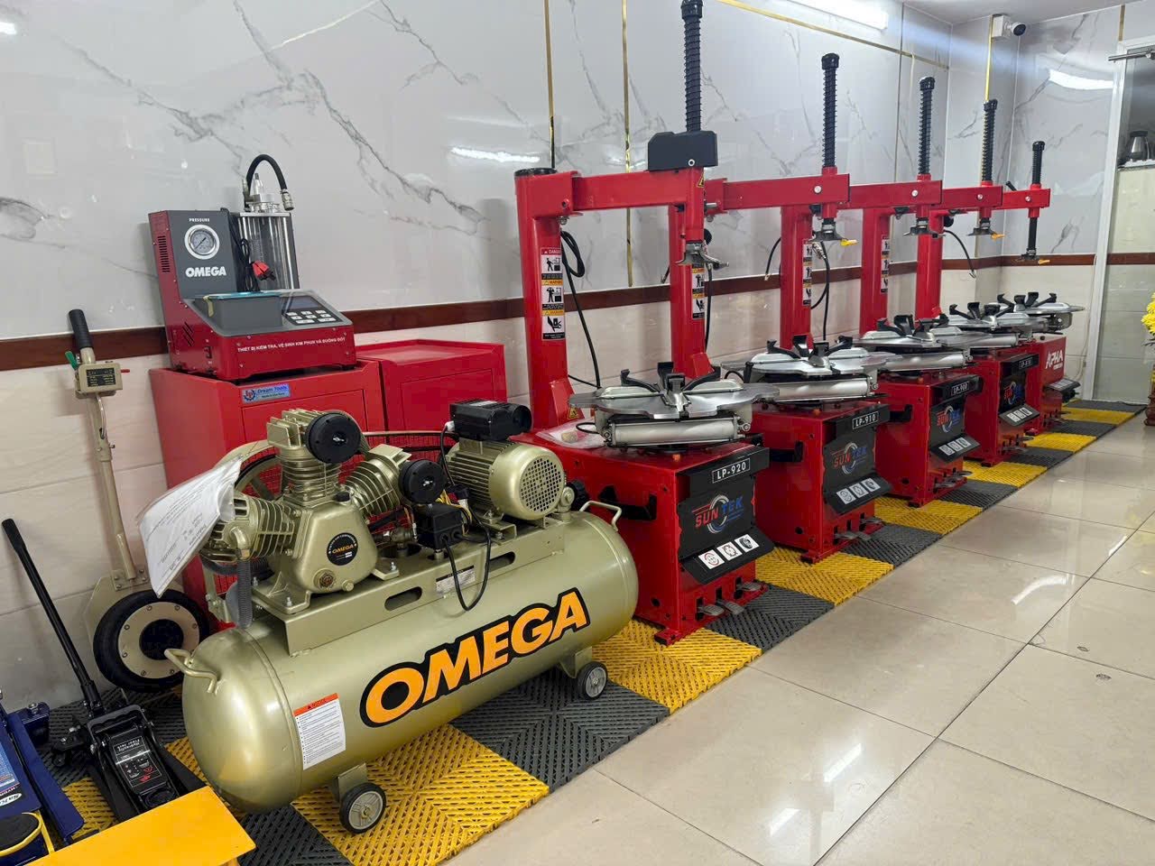 Máy Ra Vào Lốp Giá Rẻ