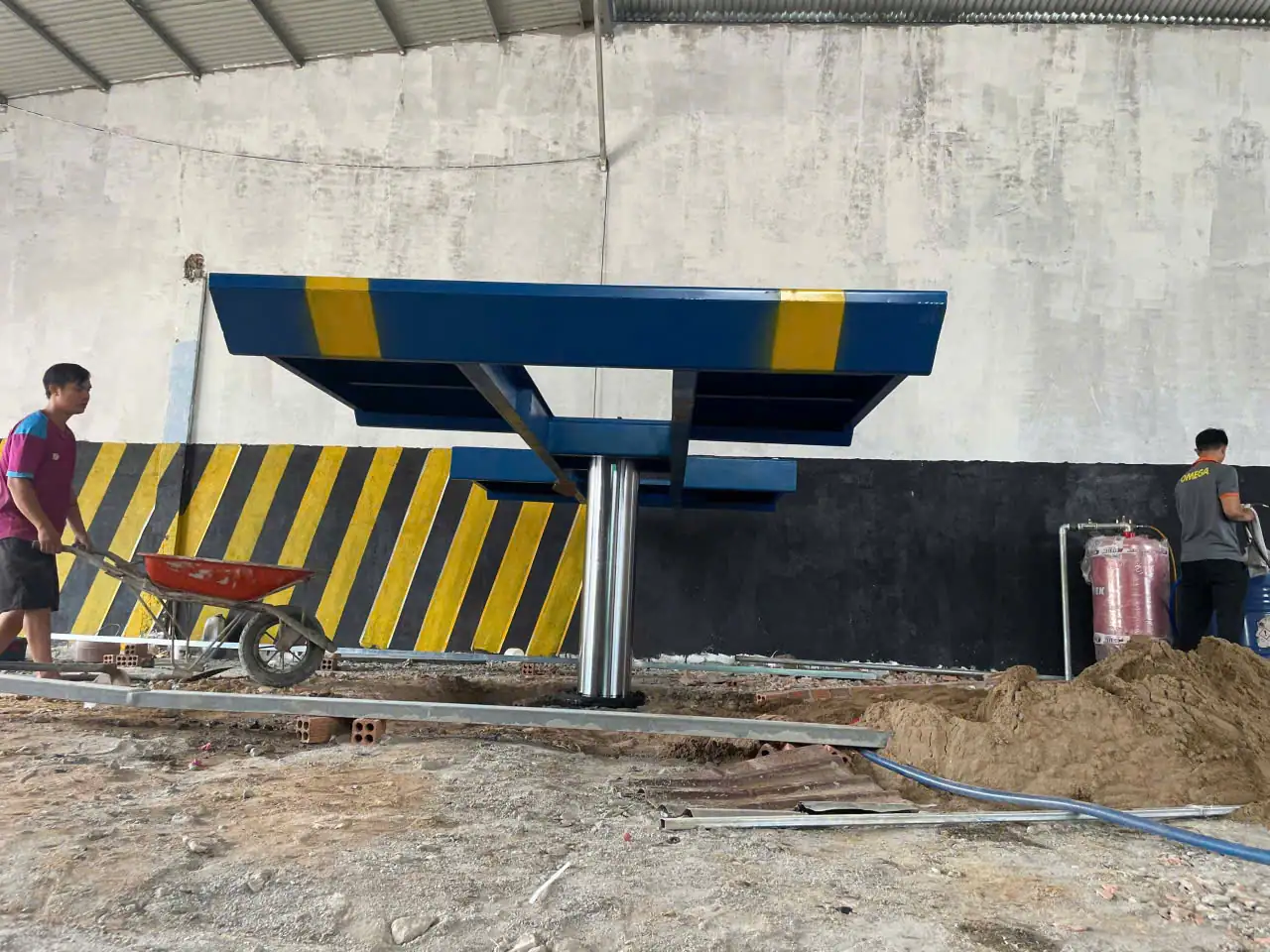 Hoàn thiện cầu nâng 1 trụ rửa xe mặt bàn cánh bướm tại Đồng Nai