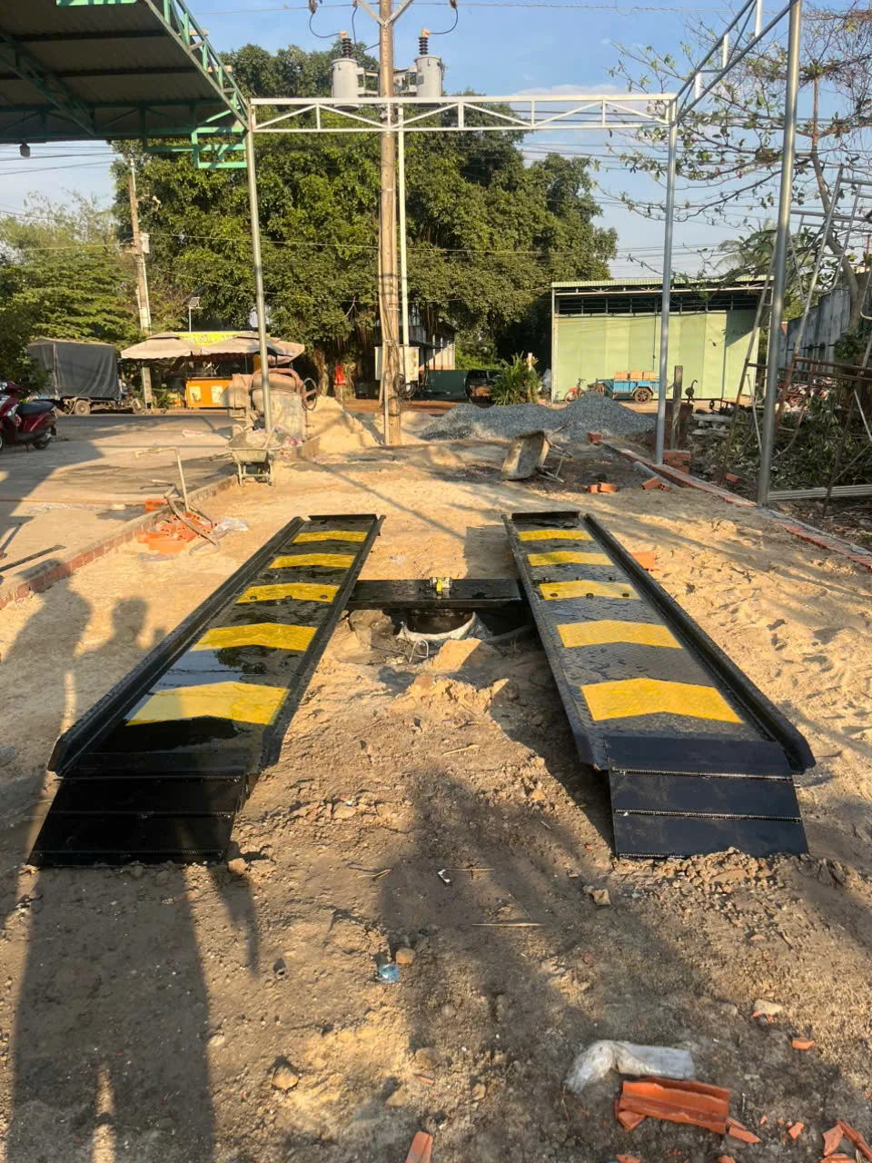 Mẫu cầu nâng 1 trụ âm nền tại Tây Ninh