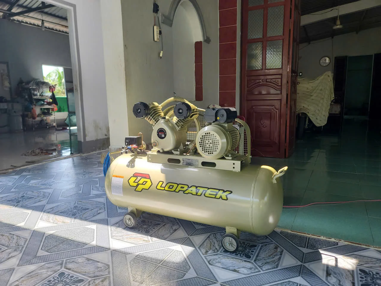 Máy nén khí Lopatek giao cho anh Toàn tại Kiên Giang